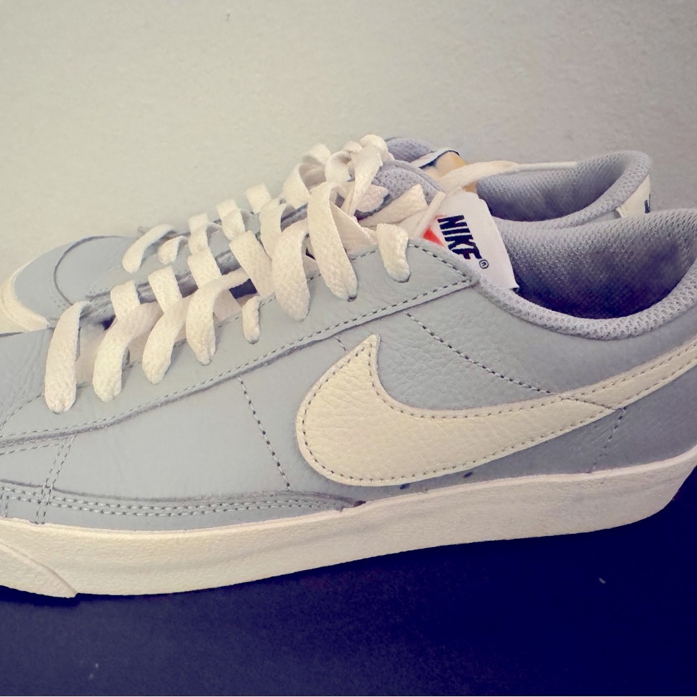 Nike Women’s Grey and White Low-Top Sneakers